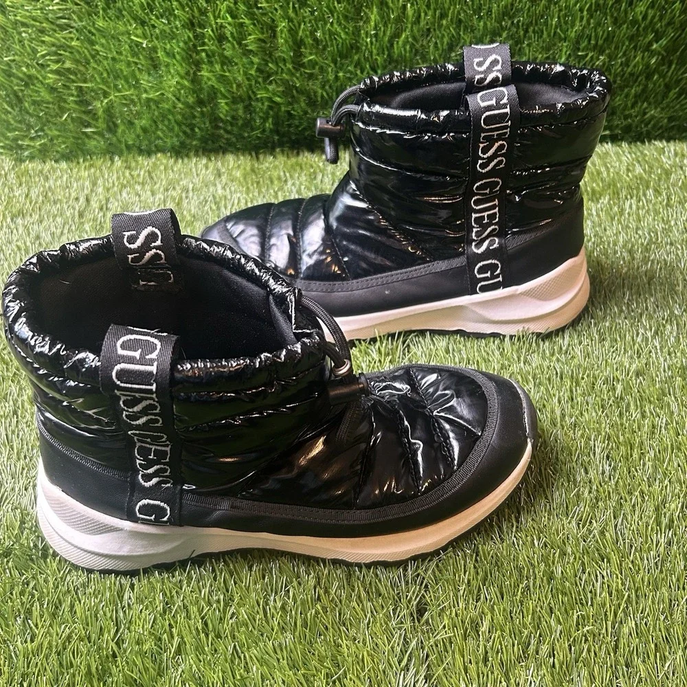 Guess Outmost2-T Womens Black‎ Quilted Puffer Ankle Boots Size 7 Toggle Logo